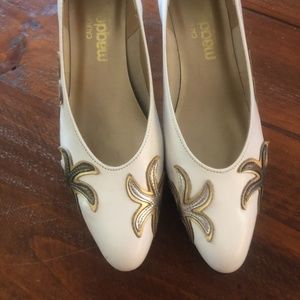 Cream Heels size 7